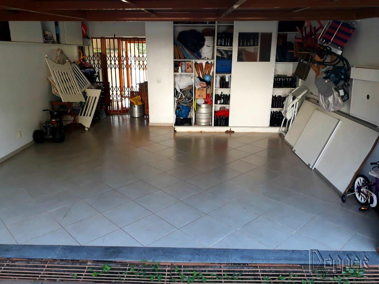 Casa à venda com 3 quartos, 219m² - Foto 11