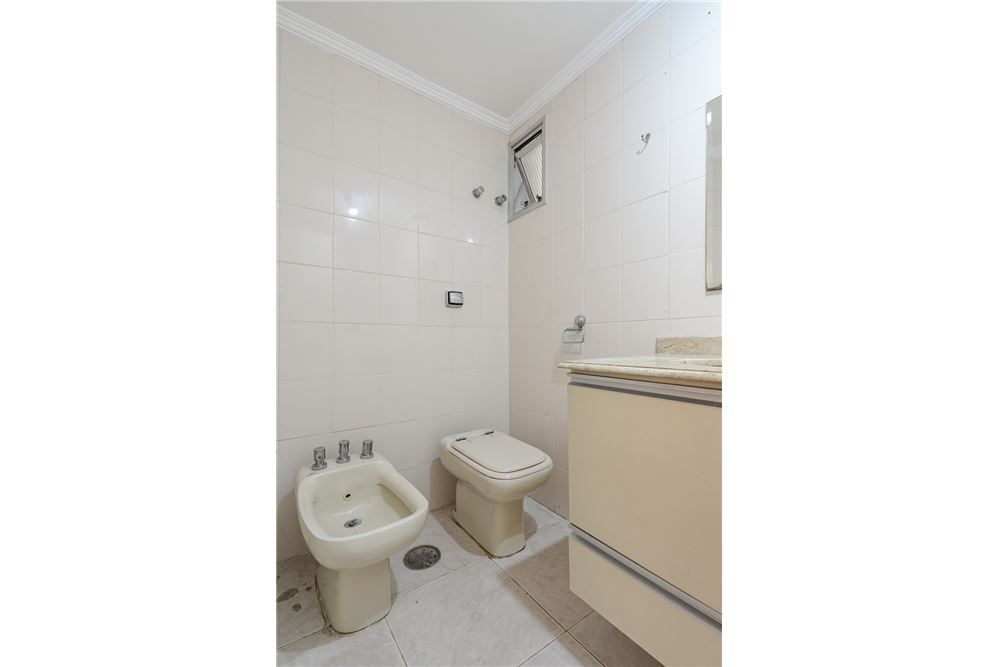 Apartamento à venda com 3 quartos, 161m² - Foto 3