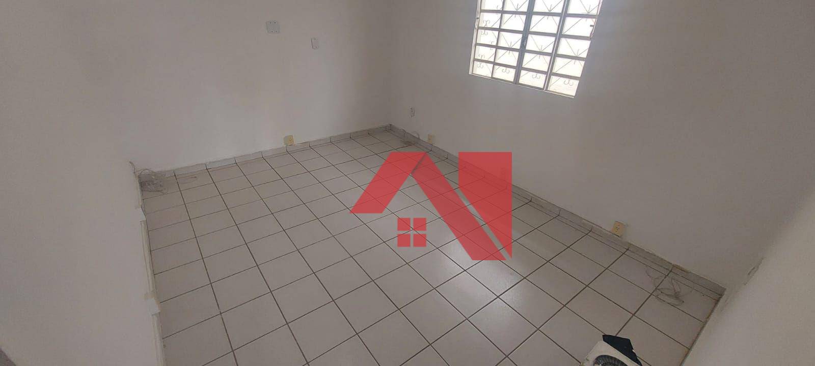 Casa para alugar com 5 quartos, 80m² - Foto 2