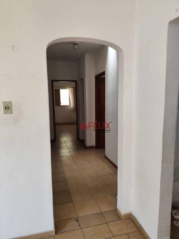 Casa à venda e aluguel com 3 quartos, 216m² - Foto 7