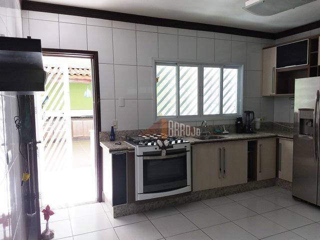 Sobrado à venda com 4 quartos, 200m² - Foto 12