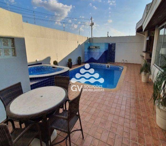 Sobrado à venda com 3 quartos, 450m² - Foto 2