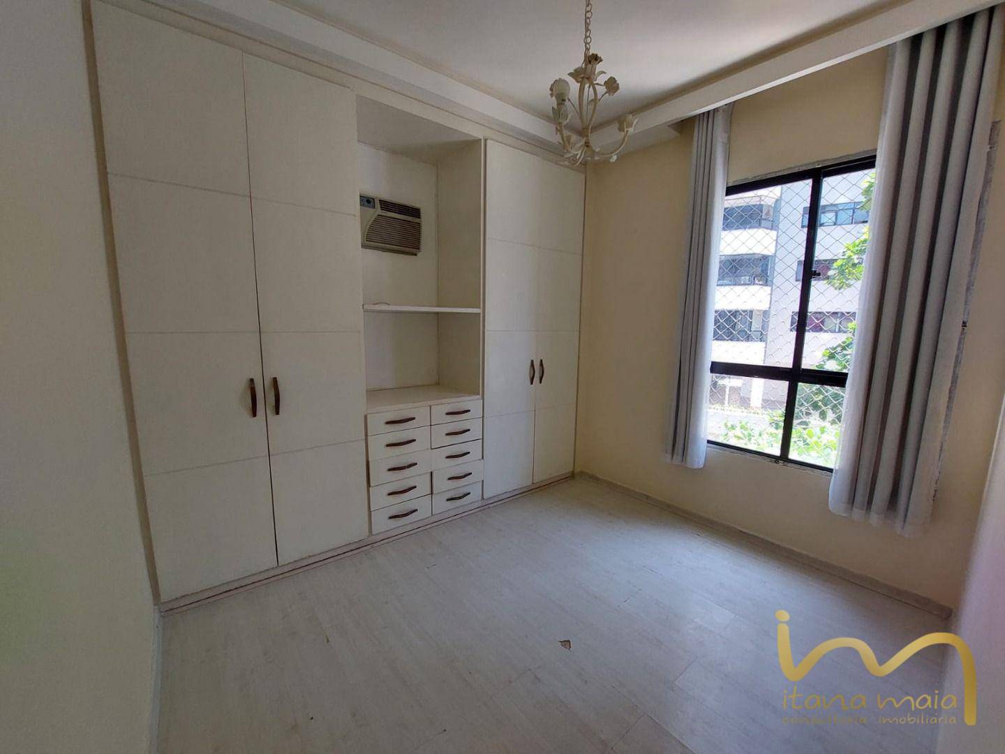 Apartamento à venda com 3 quartos, 111m² - Foto 6