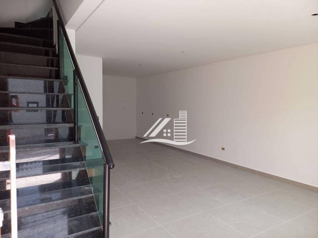 Sobrado à venda com 2 quartos, 177m² - Foto 1