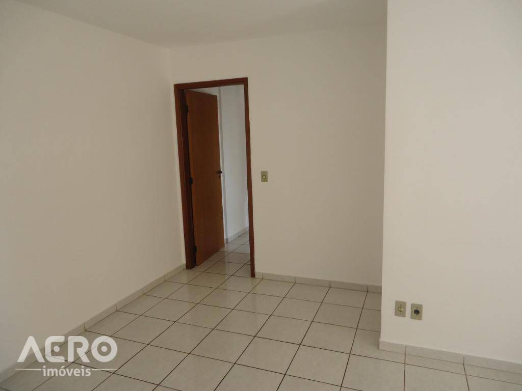 Apartamento à venda com 3 quartos, 76m² - Foto 4