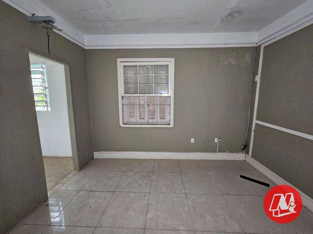 Casa para alugar com 4 quartos, 280m² - Foto 11