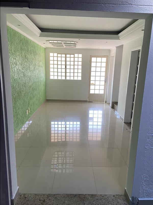 Sobrado à venda com 3 quartos, 110m² - Foto 1