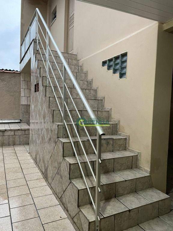 Casa para alugar com 3 quartos, 140m² - Foto 13