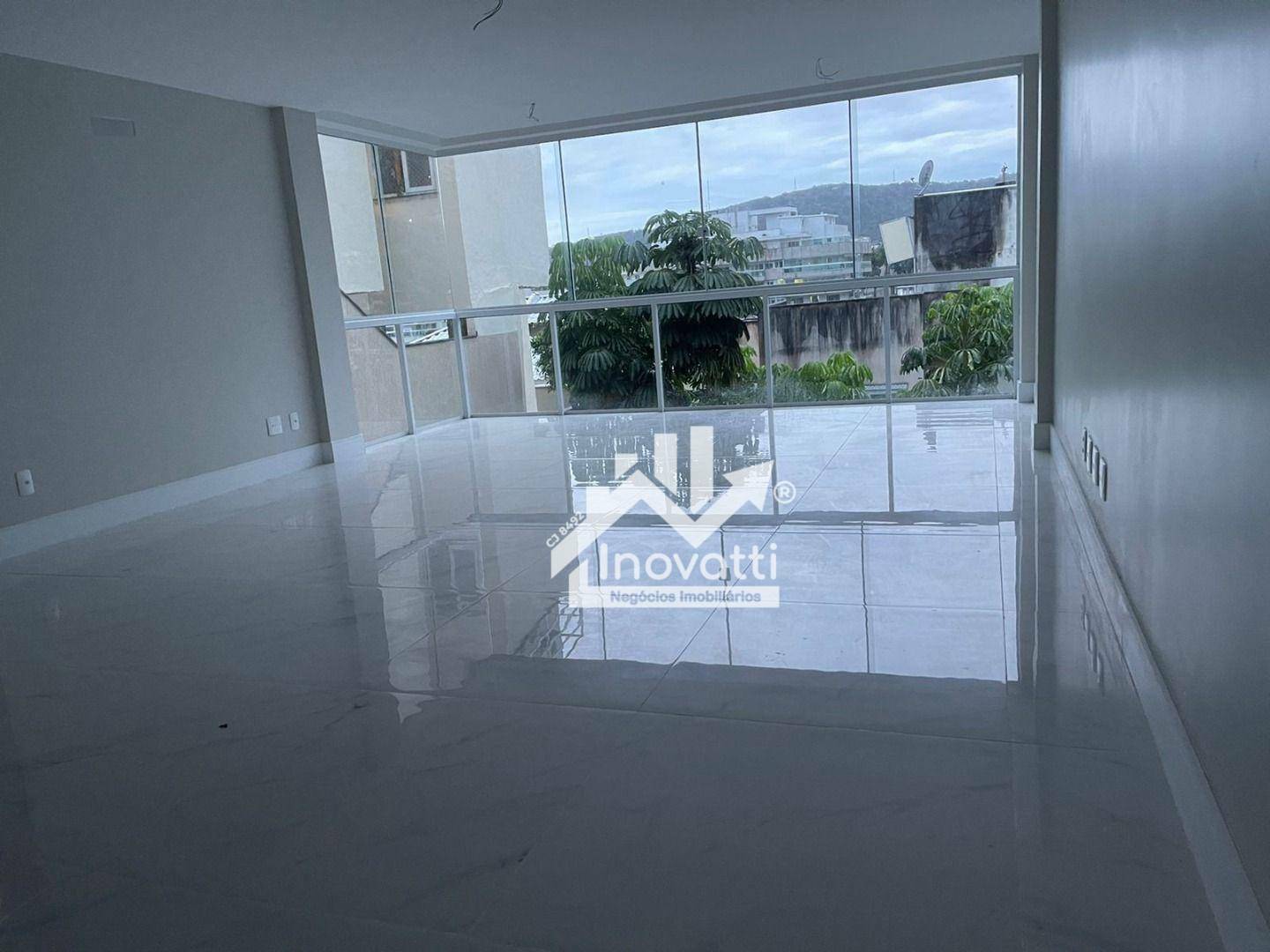 Casa de Condomínio à venda com 3 quartos, 320m² - Foto 2