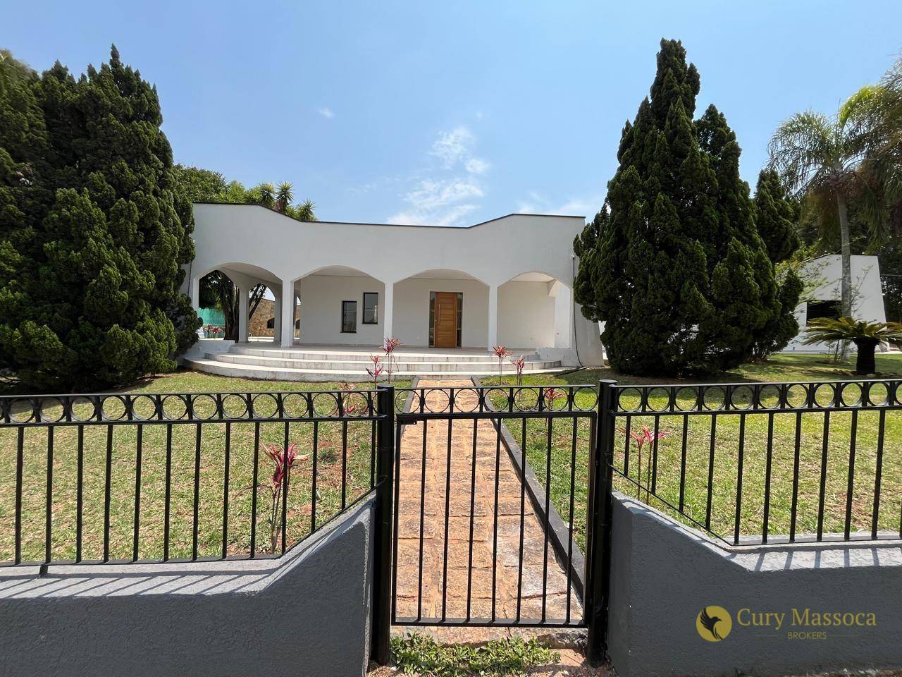 Chácara, 4 quartos, 2400 m² - Foto 1