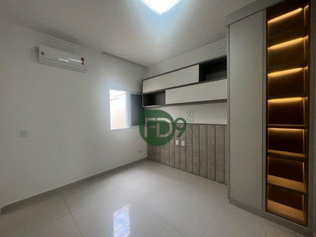 Casa à venda com 3 quartos, 201m² - Foto 22