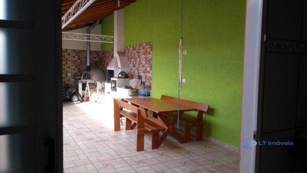 Casa para alugar com 3 quartos, 104m² - Foto 11