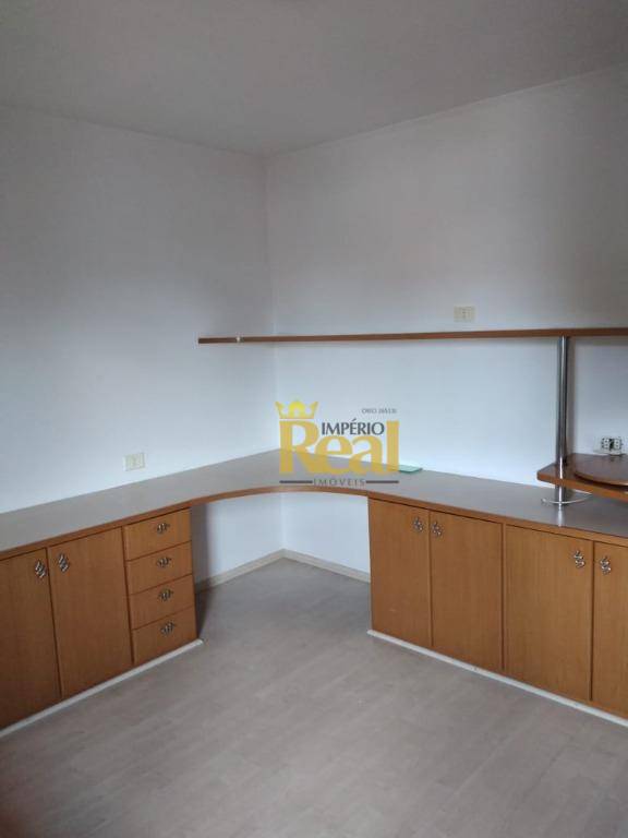 Apartamento para alugar com 4 quartos, 157m² - Foto 11