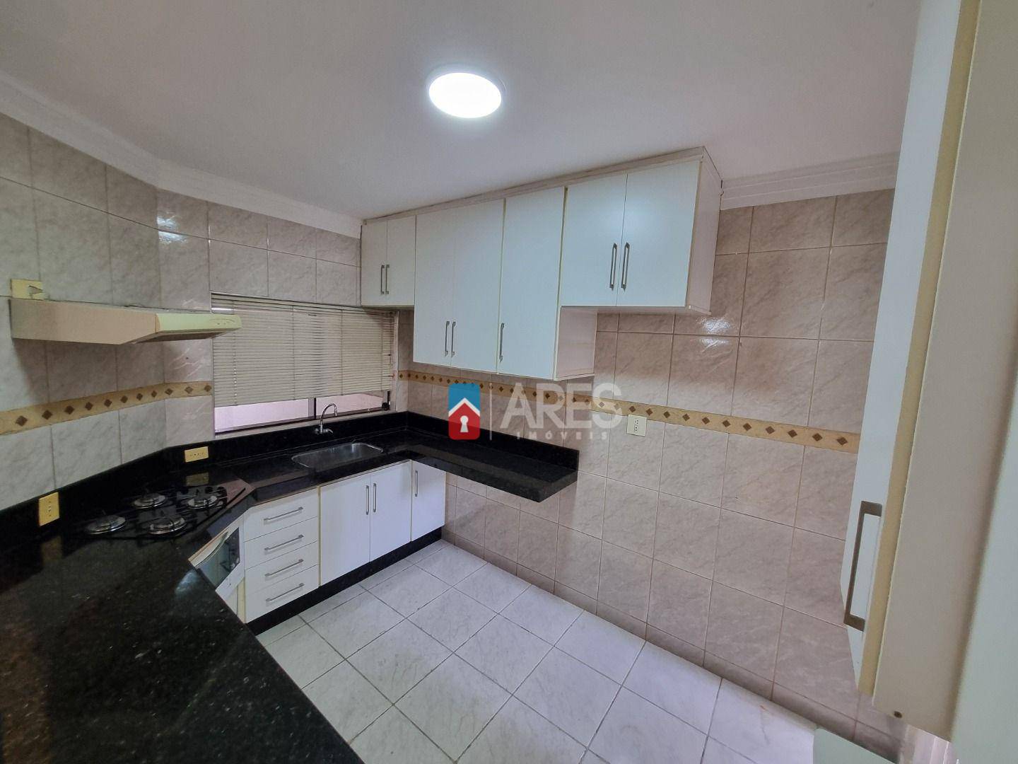 Casa à venda com 2 quartos, 108m² - Foto 10
