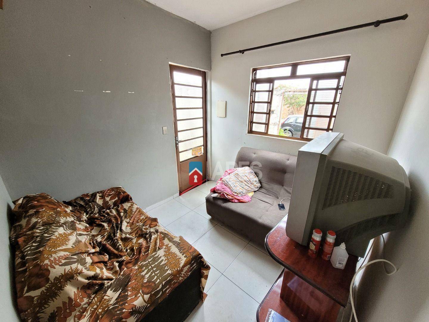 Casa à venda com 2 quartos, 60m² - Foto 4