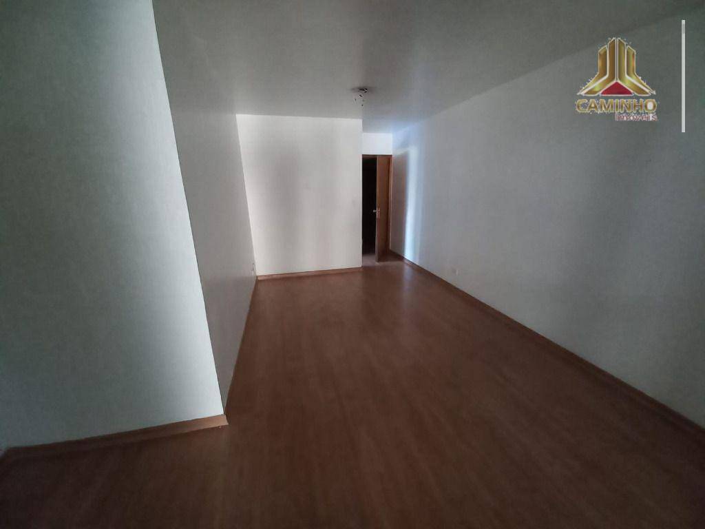 Apartamento à venda com 3 quartos, 166m² - Foto 2