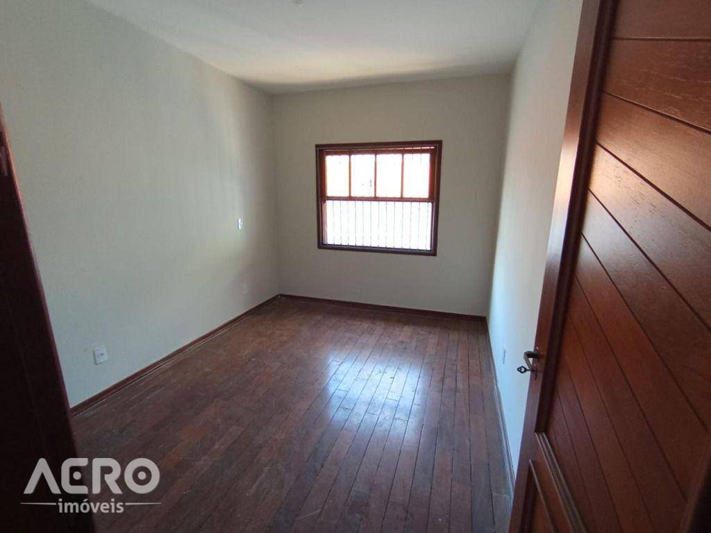 Casa à venda com 4 quartos, 189m² - Foto 14