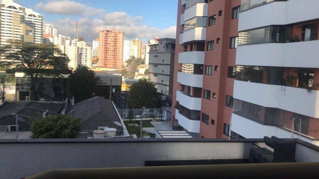 Apartamento à venda com 4 quartos, 200m² - Foto 2