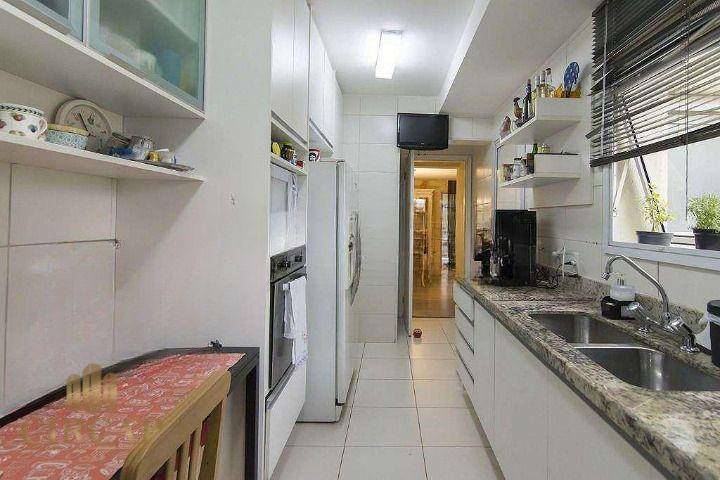 Apartamento à venda com 3 quartos, 168m² - Foto 7