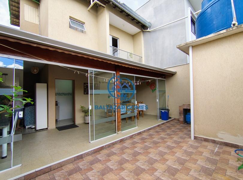 Casa à venda com 2 quartos, 150m² - Foto 9