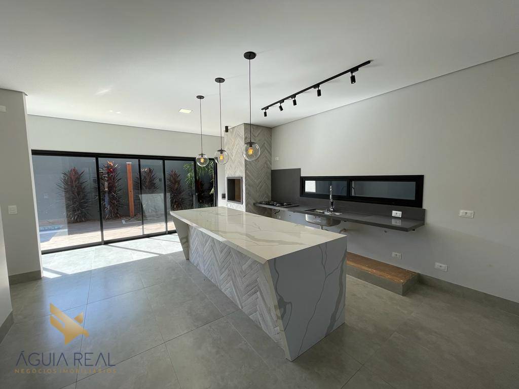 Casa à venda com 3 quartos, 181m² - Foto 15