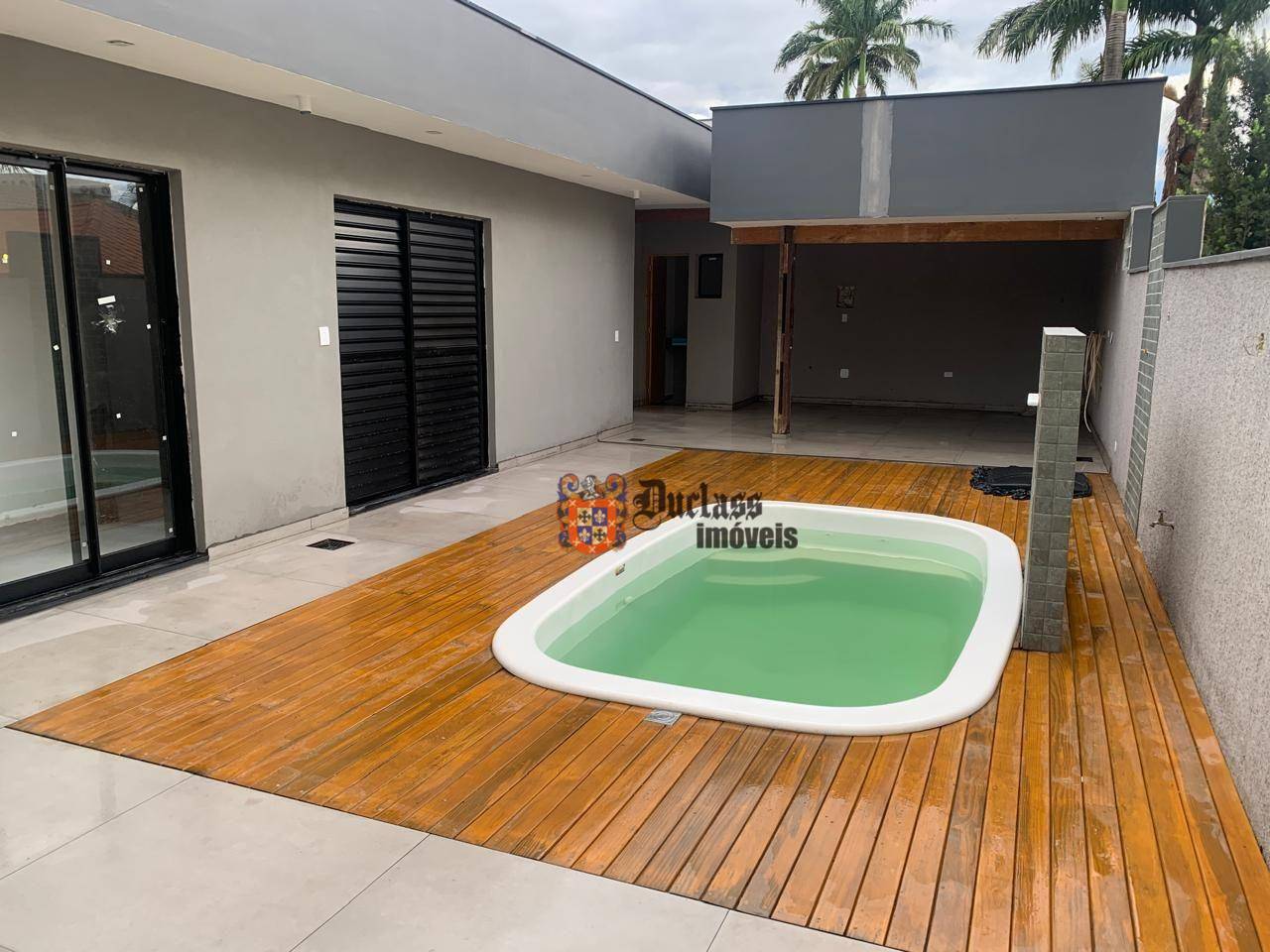 Casa de Condomínio à venda com 3 quartos, 178m² - Foto 1