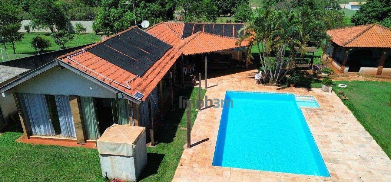 Chácara à venda com 2 quartos, 240m² - Foto 1