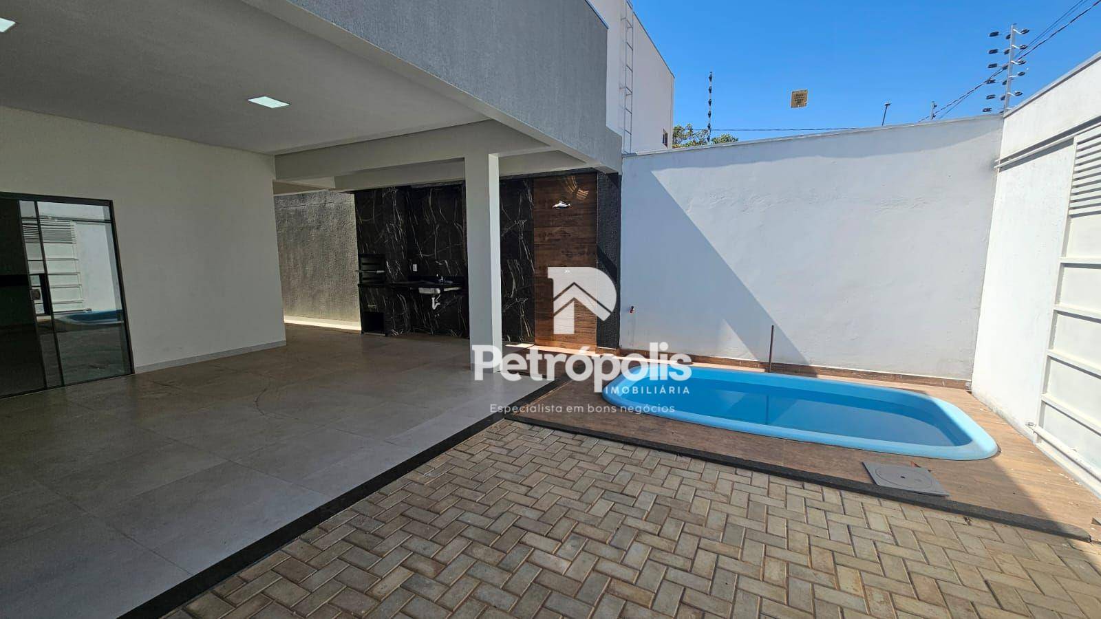 Casa à venda com 3 quartos, 120m² - Foto 1