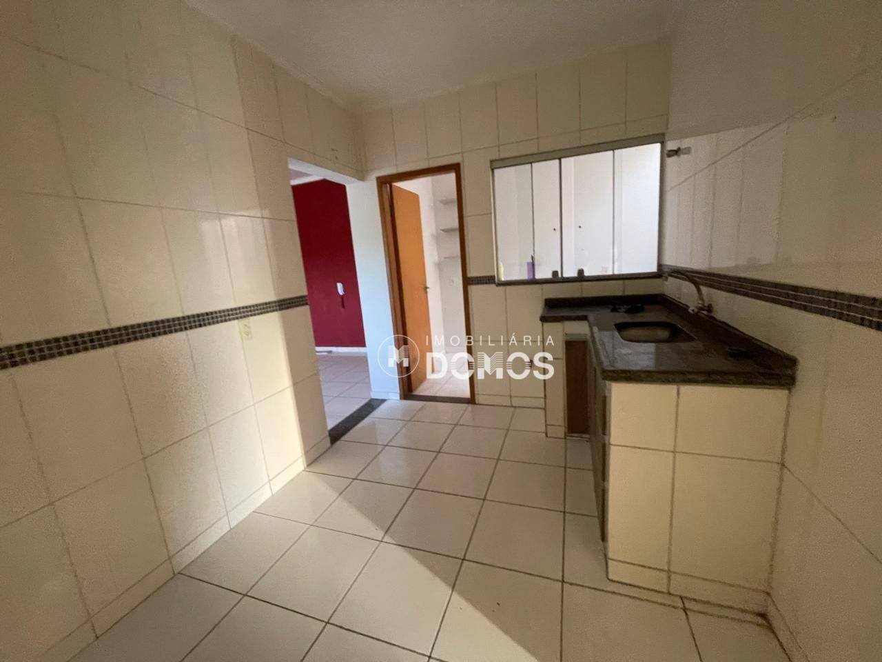 Apartamento à venda com 2 quartos, 75m² - Foto 2