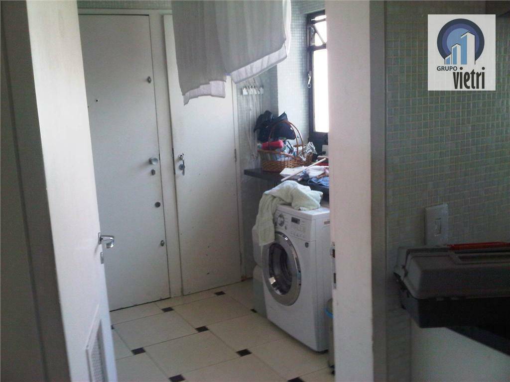 Apartamento à venda com 3 quartos, 200m² - Foto 3