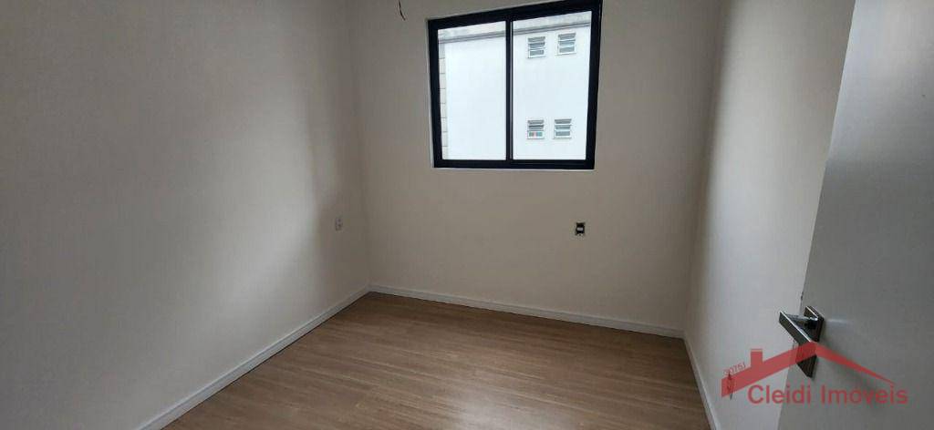 Apartamento à venda com 2 quartos, 65m² - Foto 4