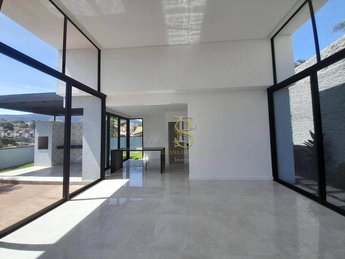 Casa à venda com 3 quartos, 235m² - Foto 8