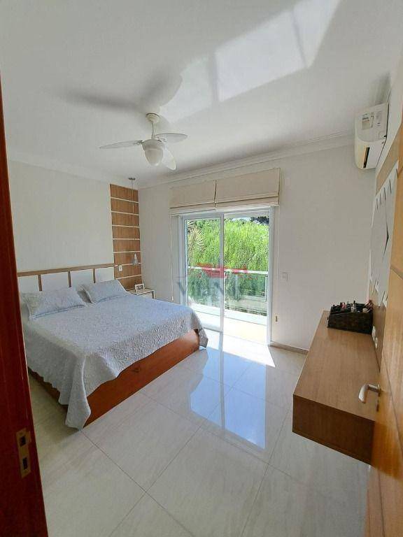 Casa de Condomínio à venda com 3 quartos, 216m² - Foto 3