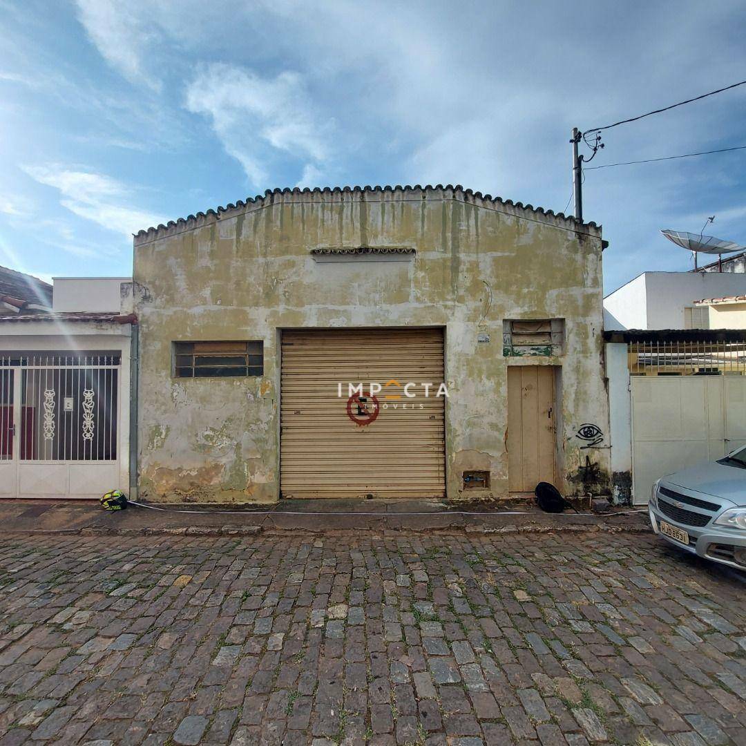 Depósito-Galpão-Armazém para alugar, 205m² - Foto 1