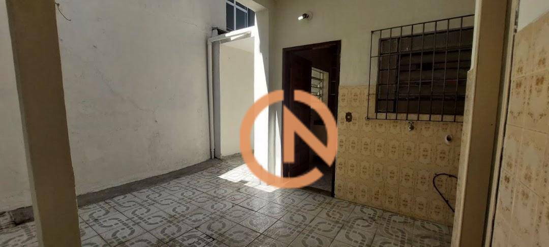 Sobrado à venda e aluguel com 2 quartos, 168m² - Foto 12