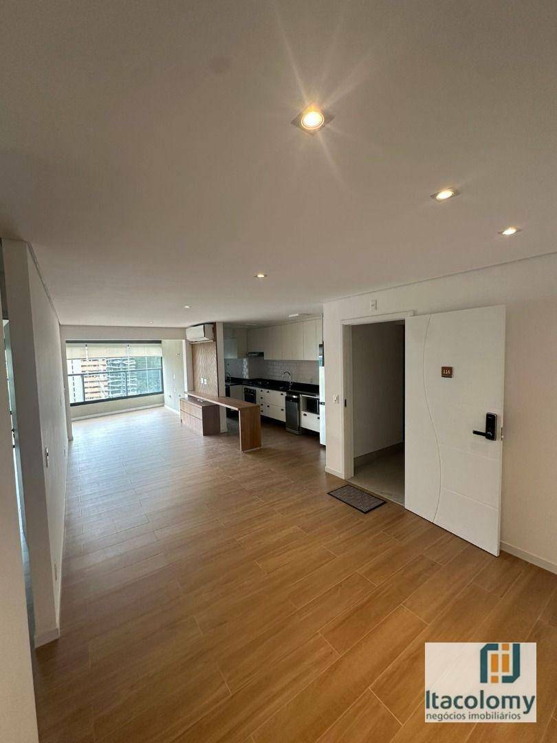 Apartamento para alugar com 3 quartos, 124m² - Foto 1