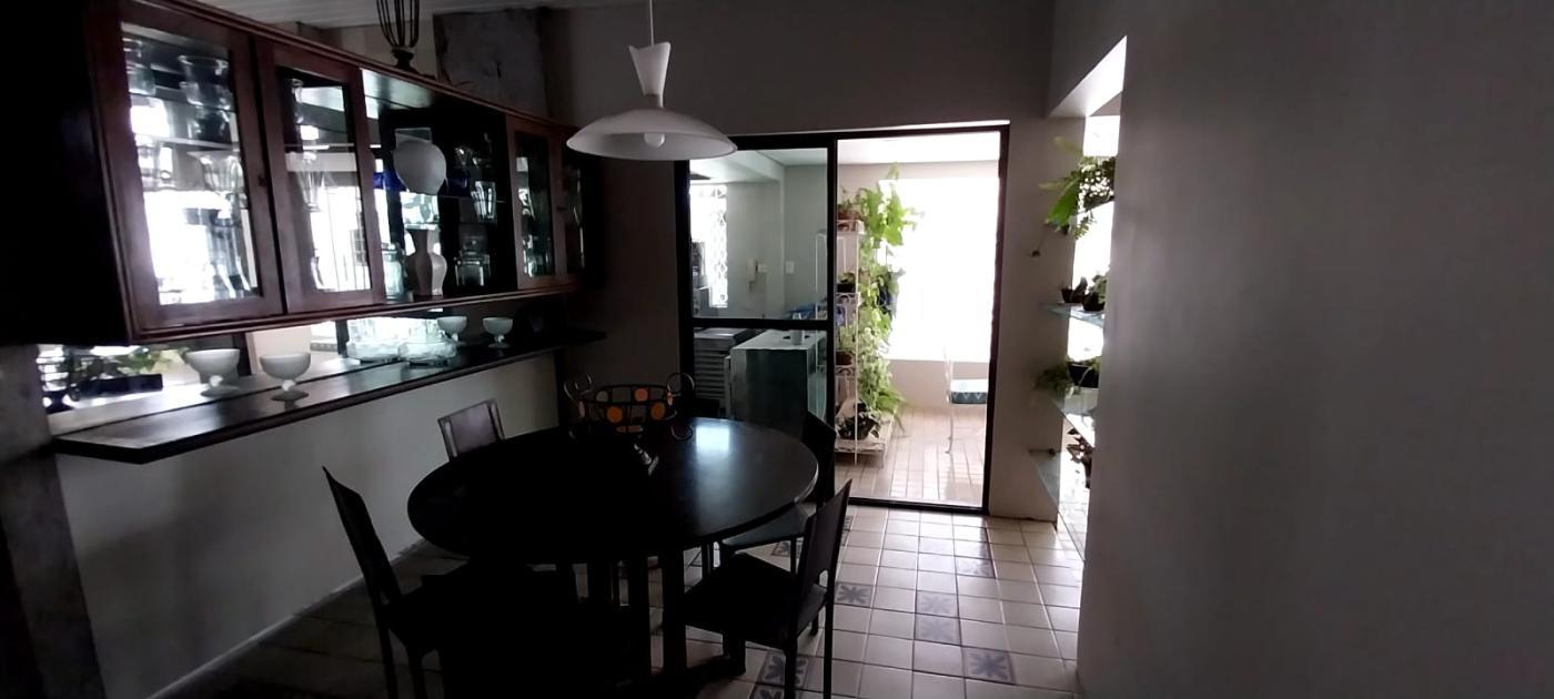 Casa à venda com 4 quartos, 240m² - Foto 11