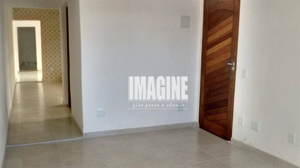 Casa à venda com 2 quartos, 110m² - Foto 3