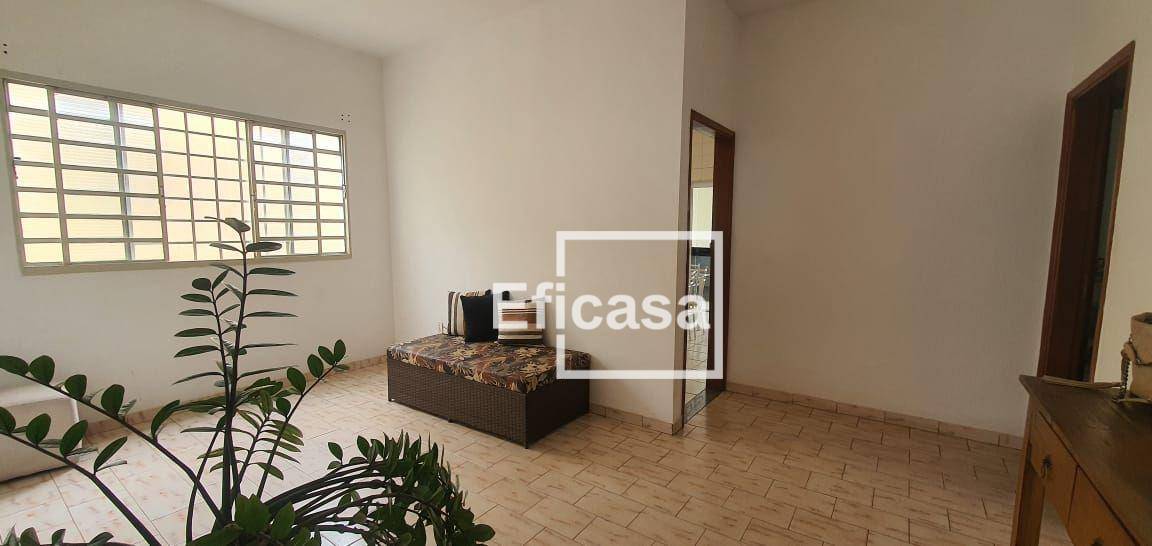 Casa à venda com 3 quartos, 230m² - Foto 17