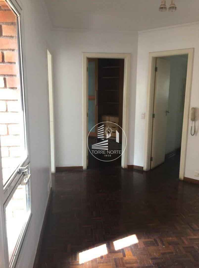 Apartamento para alugar com 3 quartos, 204m² - Foto 22