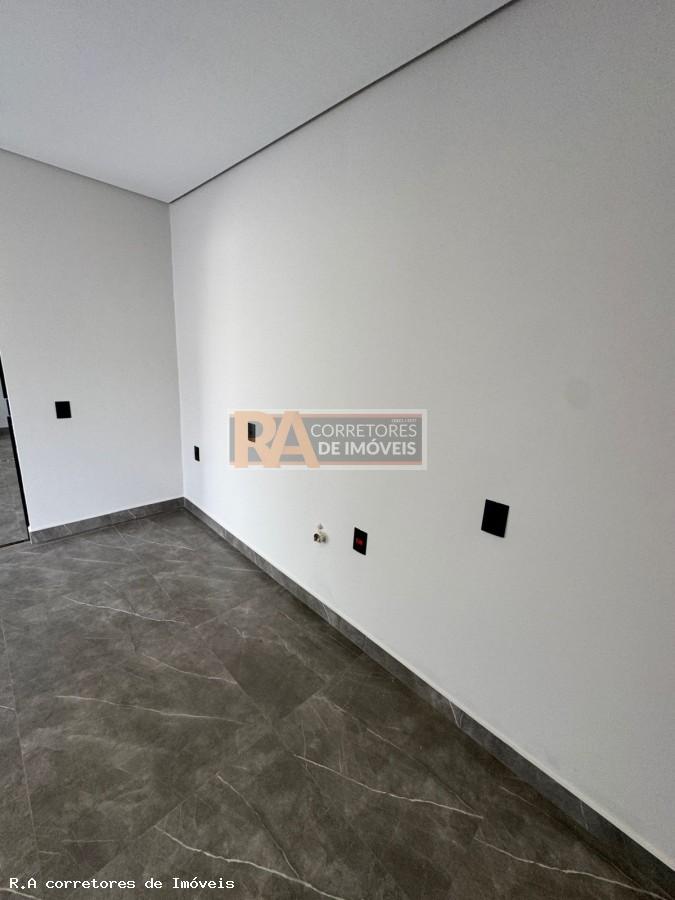 Casa à venda com 2 quartos, 250m² - Foto 11