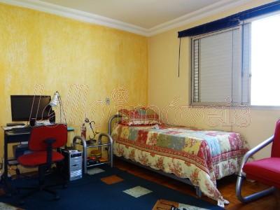 Apartamento para alugar com 3 quartos, 130m² - Foto 10