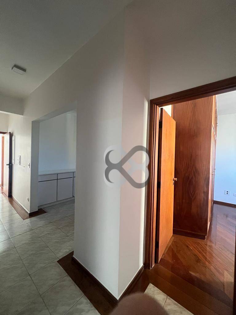 Apartamento à venda com 3 quartos, 208m² - Foto 7