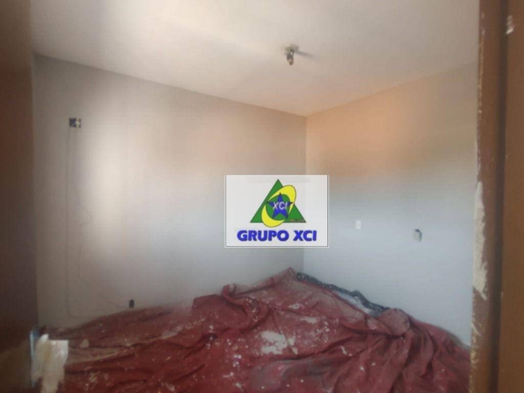 Casa à venda e aluguel com 3 quartos, 230m² - Foto 4