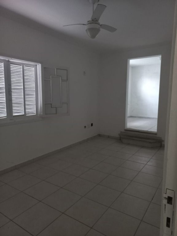 Casa à venda com 4 quartos, 334m² - Foto 13