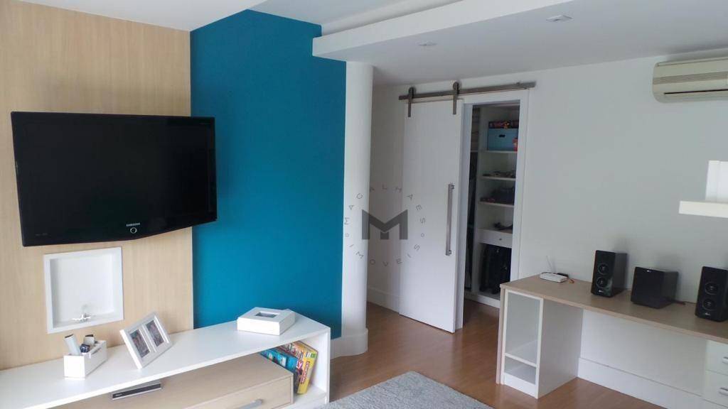 Casa à venda com 4 quartos, 600m² - Foto 15