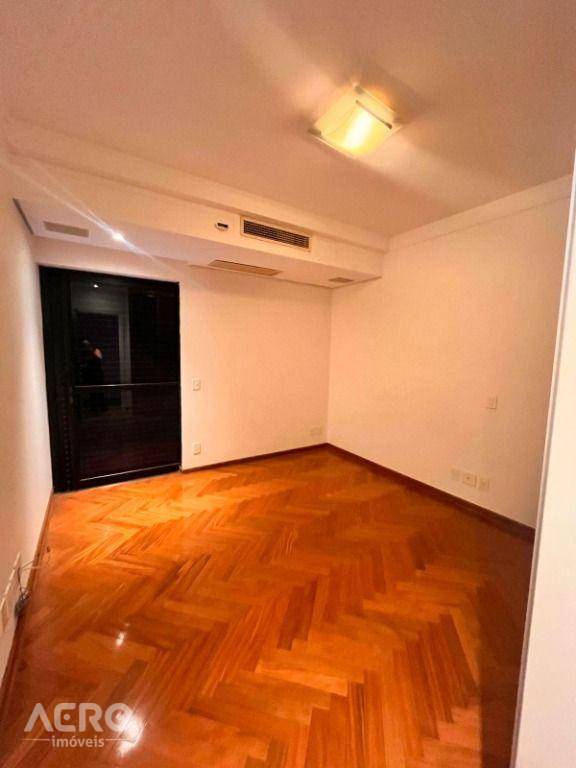 Apartamento para alugar com 4 quartos, 412m² - Foto 14