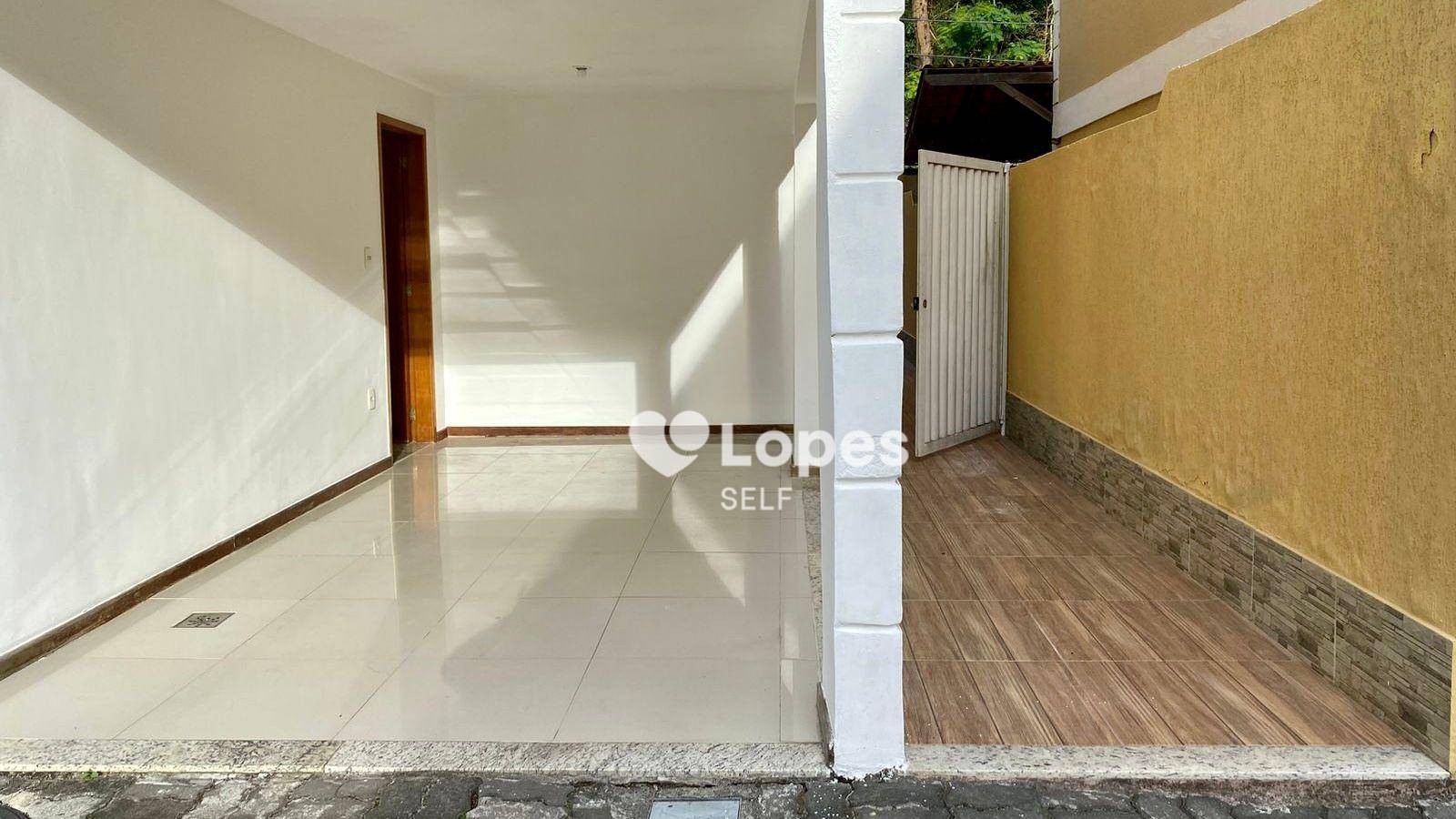 Casa de Condomínio à venda com 4 quartos, 116m² - Foto 1