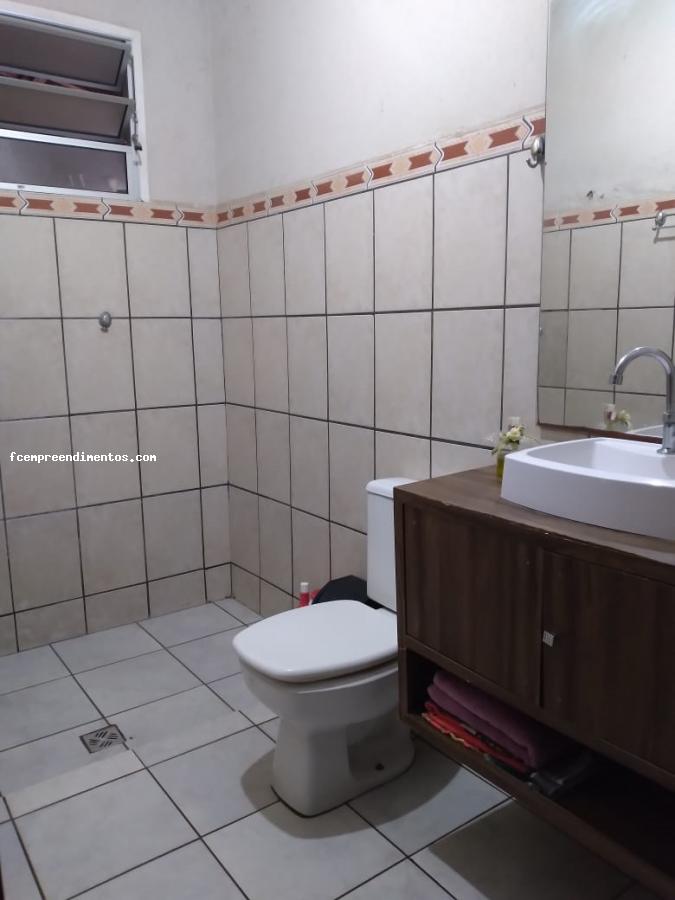 Casa à venda com 2 quartos, 140m² - Foto 4