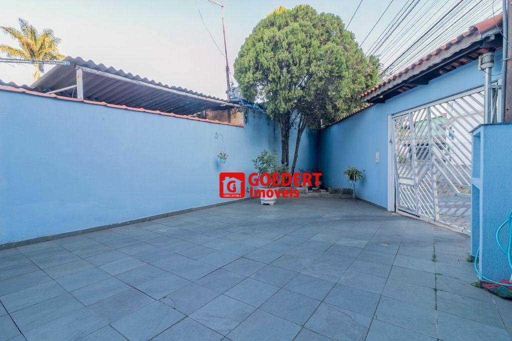 Sobrado à venda com 3 quartos, 175m² - Foto 2
